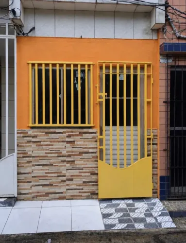 CASA TERREA EM ALAMEDA FECHADA NA DUQUE DE CAXIAS