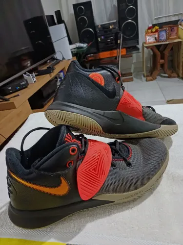 Tênis de basquete original Nike Kyrie Flytrap 3