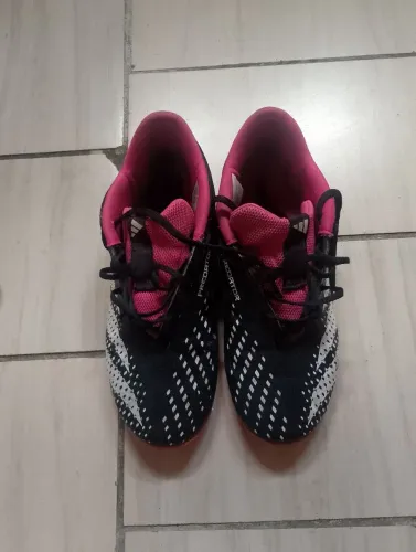 Adidas predator 38 semi nova 