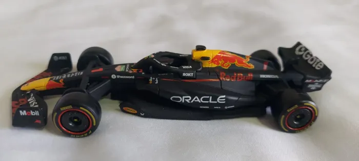 Miniatura f1 McDonald's. Max Vestapem. Escala: 1/43