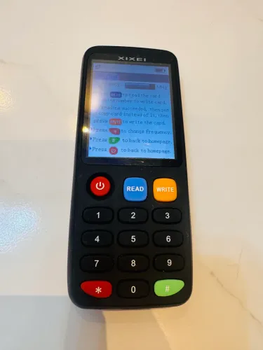 Duplicador de cartões de proximidade RFID/NFC ou Copiador de crachás de acesso?