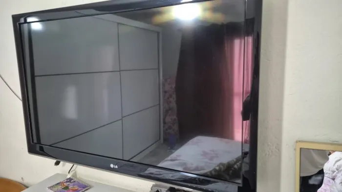 Tv LCD LG 42" semi nova