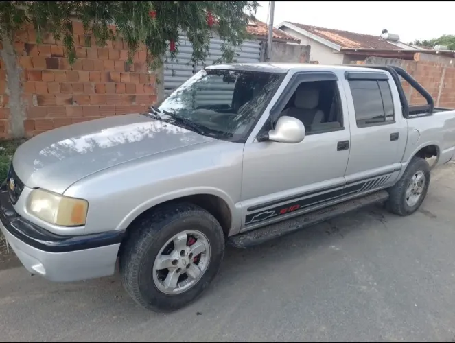 Chevrolet S10 Pick-up Std. 2.2 MPFI CD 2000