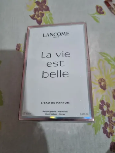 Perfume Lá vie