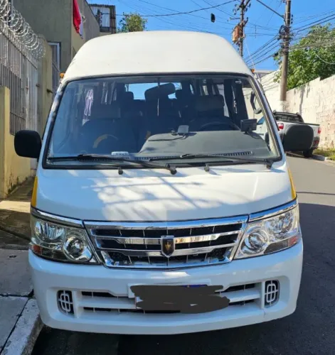 Jinbei Topic Escolar SL 2.2 8V/ 2.0 16V 4P 2013