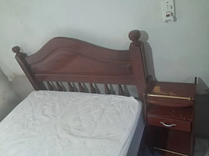 CAMA CASAL DE MADEIRA(invernizado C/ Colchao)