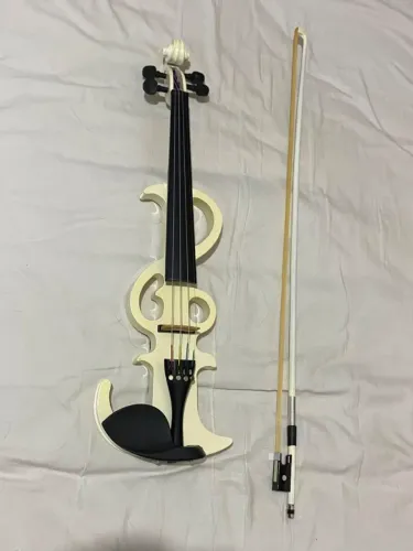 Cecilio HVPV-30 | Violino com Capa, Arco e Resina