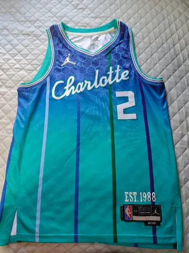 Regata Charlotte Hornets tamanho M