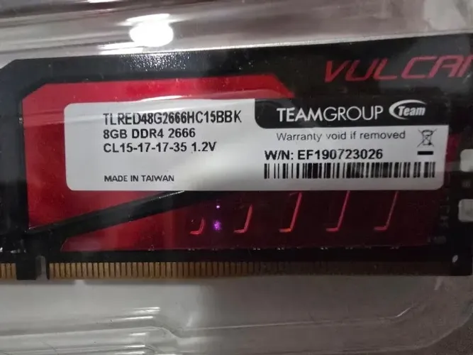 Memória RAM 8GB DDR4