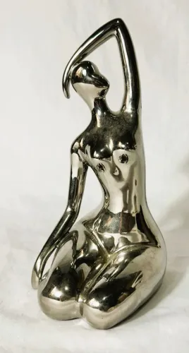 Grande Escultura de corpo feminino em cerâmica porcelanizada na cor prata*