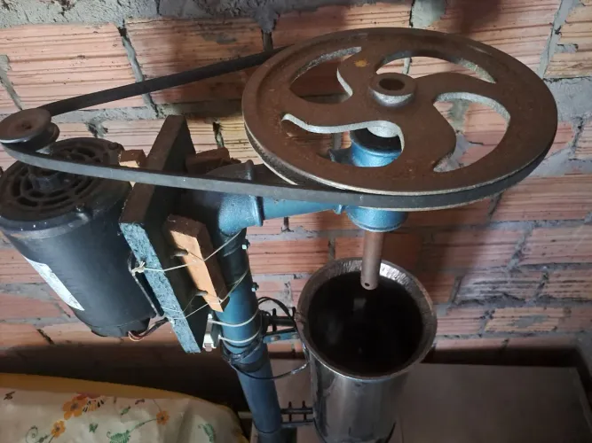 MÁQUINA DE BATER JUÇARA