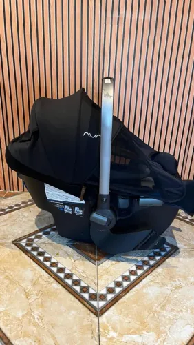 BEBÊ CONFORTO NUNA PIPA - CADEIRINHA VEICULAR - MUITO CONSERVADA<br>