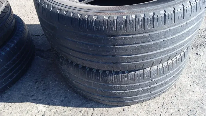 2 PNEUS 225 60 17 PIRELLI USADOS <br><br>R$ 450,00<br><br>MAIS INFORMAÇÕES *51