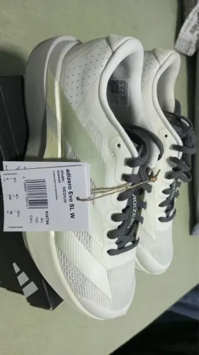 Tênis Adizero Evo SL W - Número 35 NUNCA USADO