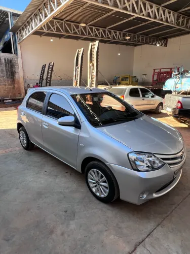 Toyota Etios X 1.3 Flex 16V 5P Mec. 2016