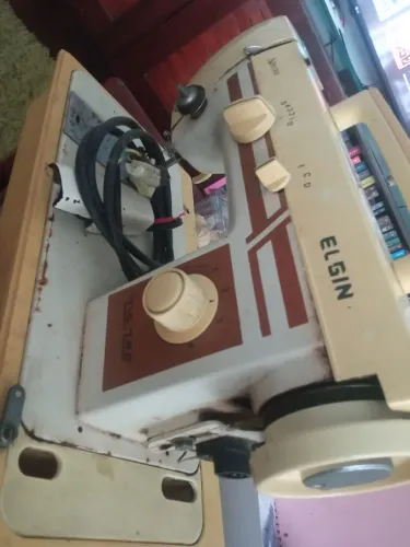 Máquina antiga Elgin