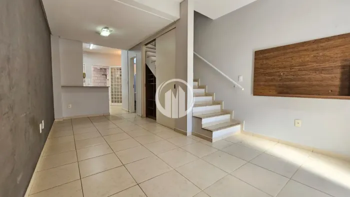 Casa a venda com 2 dormitórios no Condomínio Caminho da Serra, Vila Maringá Jund