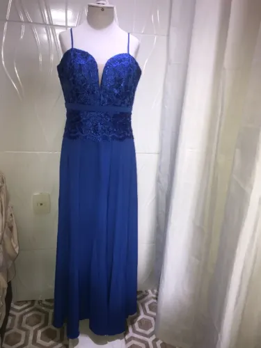Vestido de Festa Longo com Detalhes em Renda