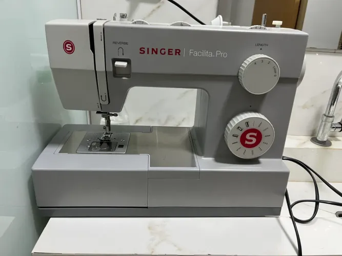 Máquina costura singer