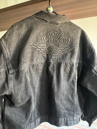 Jaqueta Trucker Jordan X Levi s