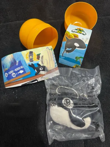 Pelúcia baleia ovo de páscoa kinder