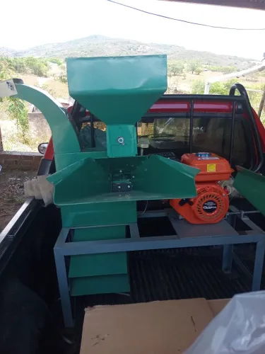Forrageira nova 3 navalha com motor a gasolina