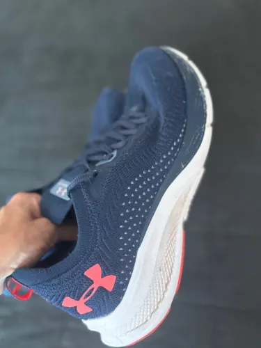 Tênis Under Armour 39
