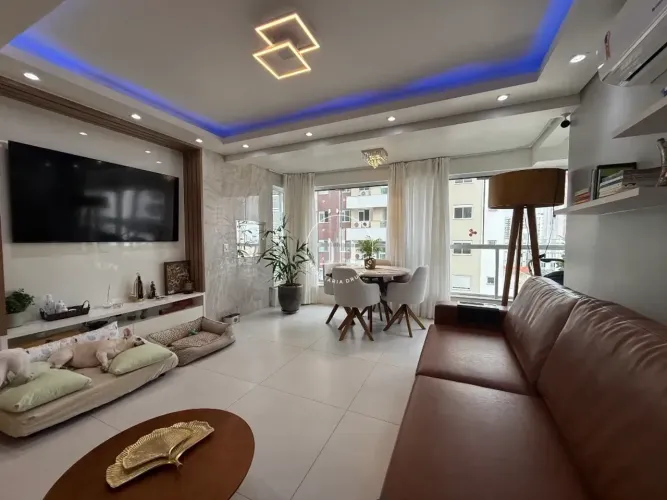 apartamento semi novo com 3 quartos (2 suítes) e duas vagas no kobrasol