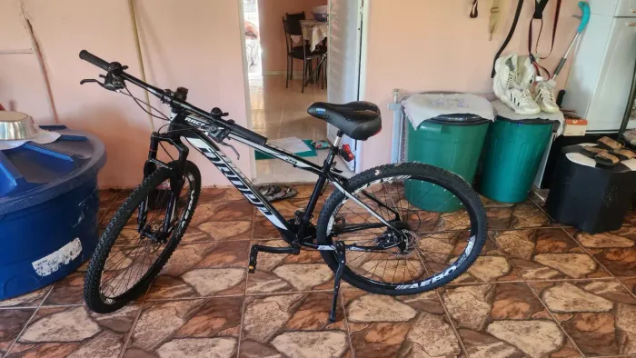 Vendo bicicleta aro 29,canote do banco com amortecedor, valor  850,00
