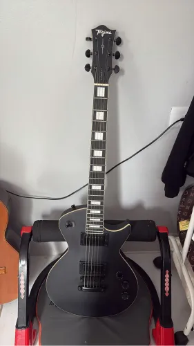 Vendo Kit Guitarra + Amplificador - R$ 1.200,00