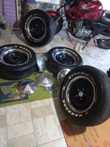 4 Rodas com pneus hankook