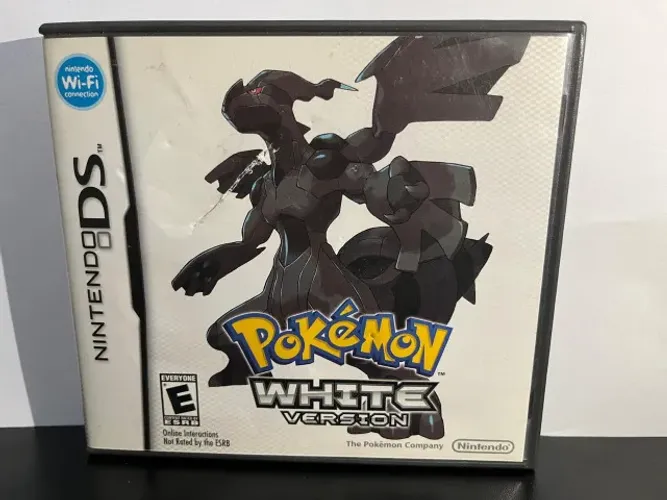 Pokémon White + Miniatura Zekrom