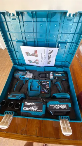Vendo kit parafusadeira makita de impacto 5a 220v bateria 40V