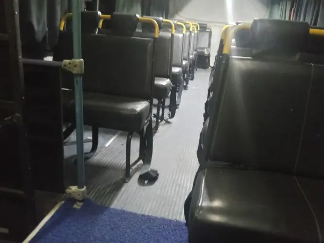 Vendo micro-ônibus