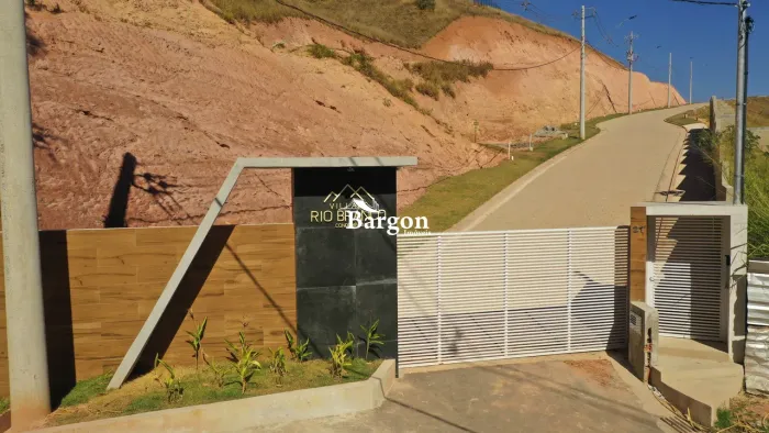 Terreno com 366m² a venda no Condomínio Village Rio Branco em Juiz de Fora