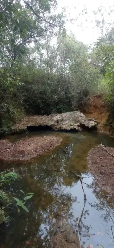 chácara com água Santo Antônio casa 3 quartos córrego 9 hectares