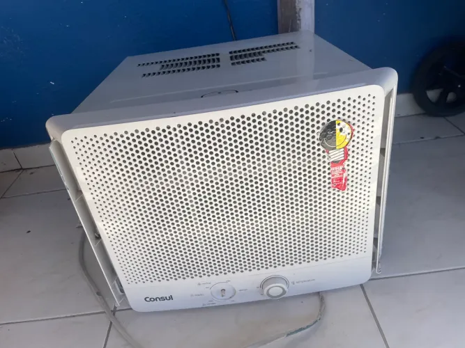 AR CONDICIONADO JANELA