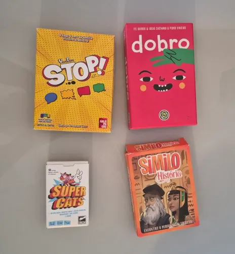 Jogos de Cartas (UeStop, Dobro, Similo, Supercats)