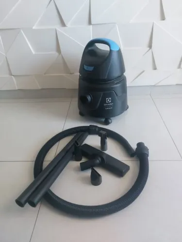 Vende-se aspirador novo.