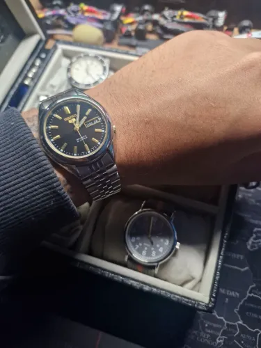 Seiko 5 automático, pulseira jubilee