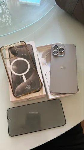 iPhone 15 Pro Max 256GB estado de zero