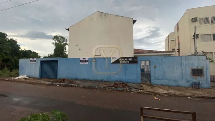 Imóvel comercial à venda em Cuiabá-MT, bairro Araés: 14 salas, 5 banheiros, 20 vagas, 412m
