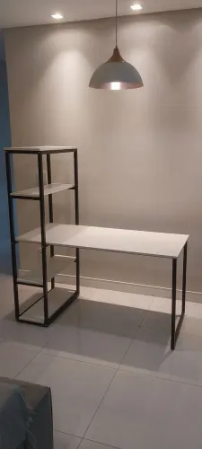 Escrivaninha ( mesa de escritório)