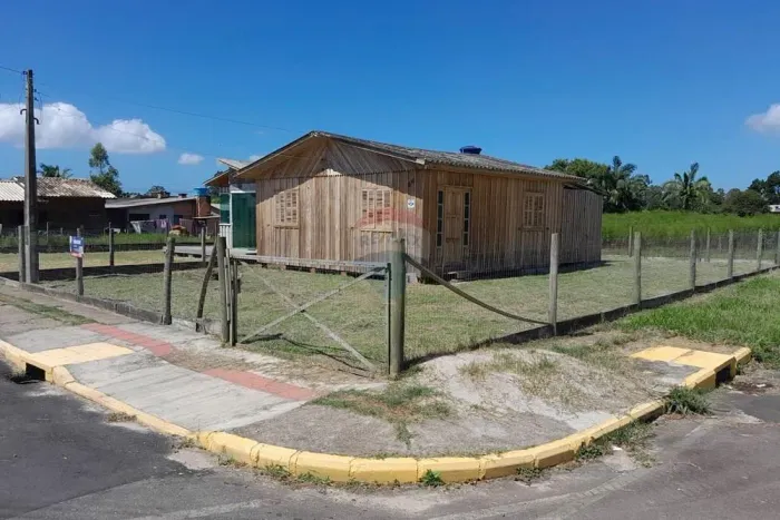 BARBADA!! - Terreno de Esquina Com Casa de Madeira no Parque Rosita, Santa Rosa do Sul