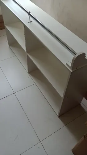 Armário de loja e uma vitrine vende barato 