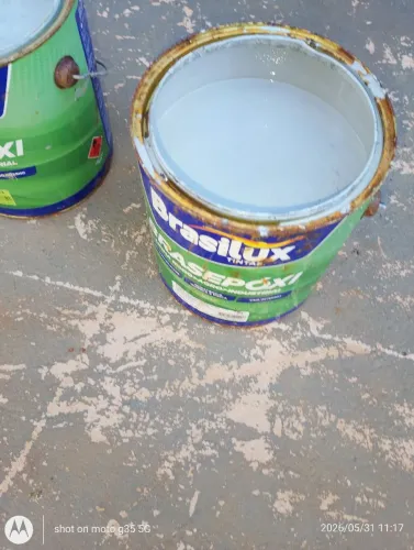 Resina epóxi duas latas cheias 150 as duas 