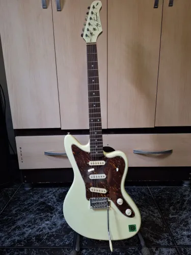Guitarra Jay Turser JT-JG-IV
