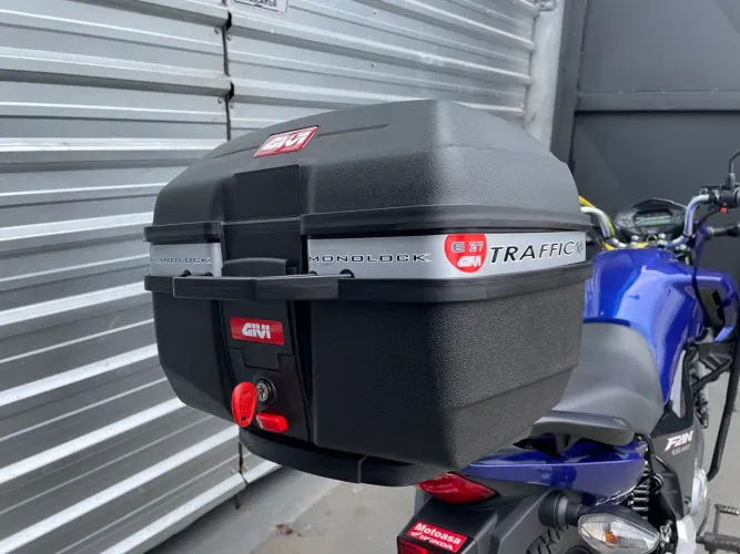 Baú GIVI 27L com forro
