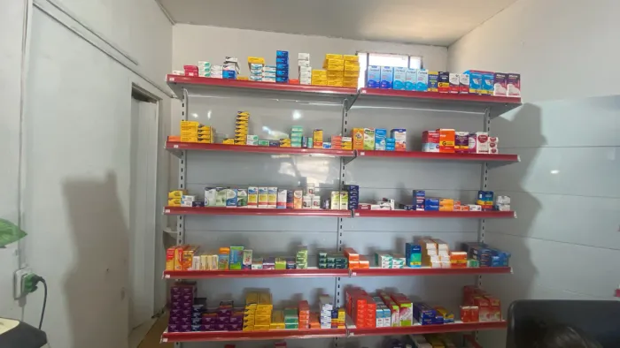 Vendo luva de uma farmácia /Drogaria