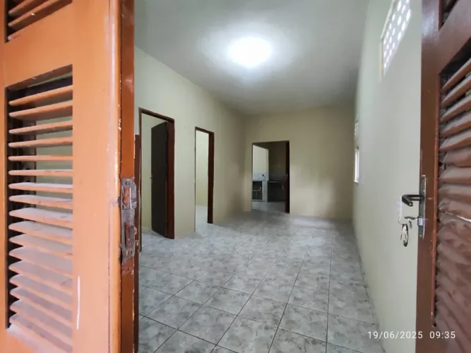 Casa com 3 dormitórios para alugar, 80 m² por R$ 950/mês - Henrique Jorge - Fortaleza/CE